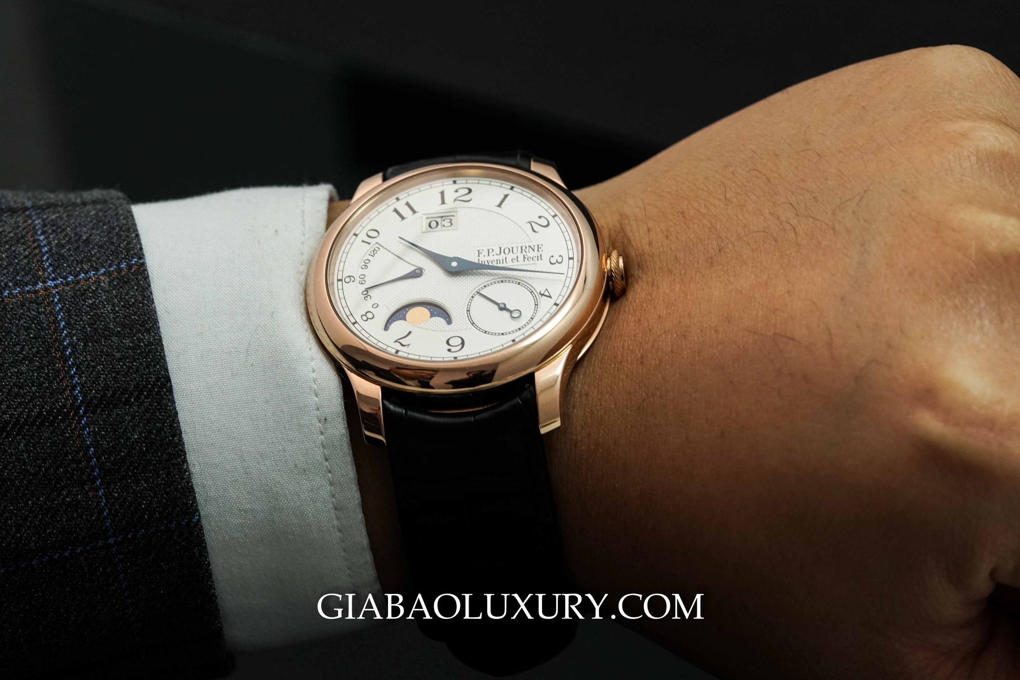 F.P. Journe Octa Lune trên cổ tay