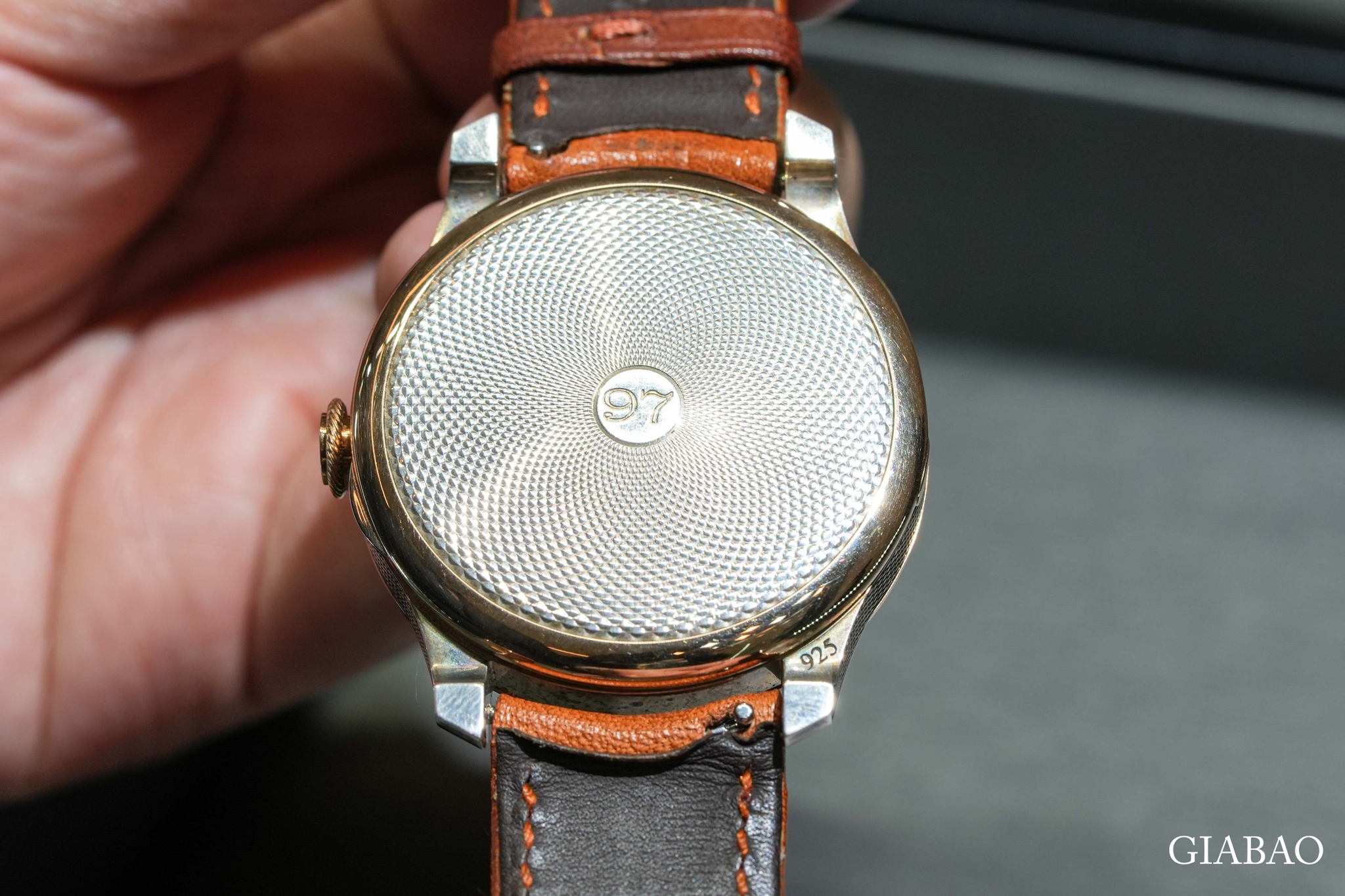 Nắp đáy guilloché F.P. Journe T30 số 97