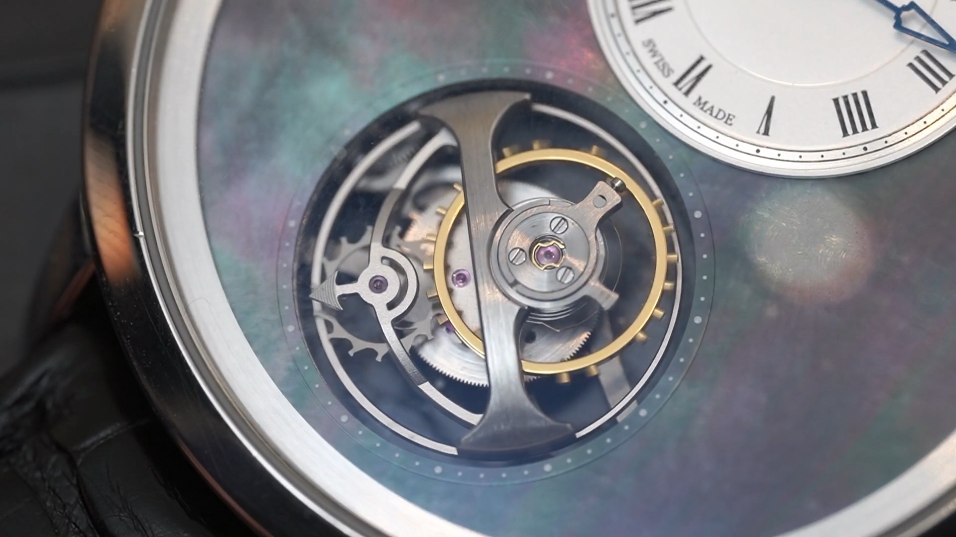 Tourbillon Arnold & Son UTTE cận cảnh