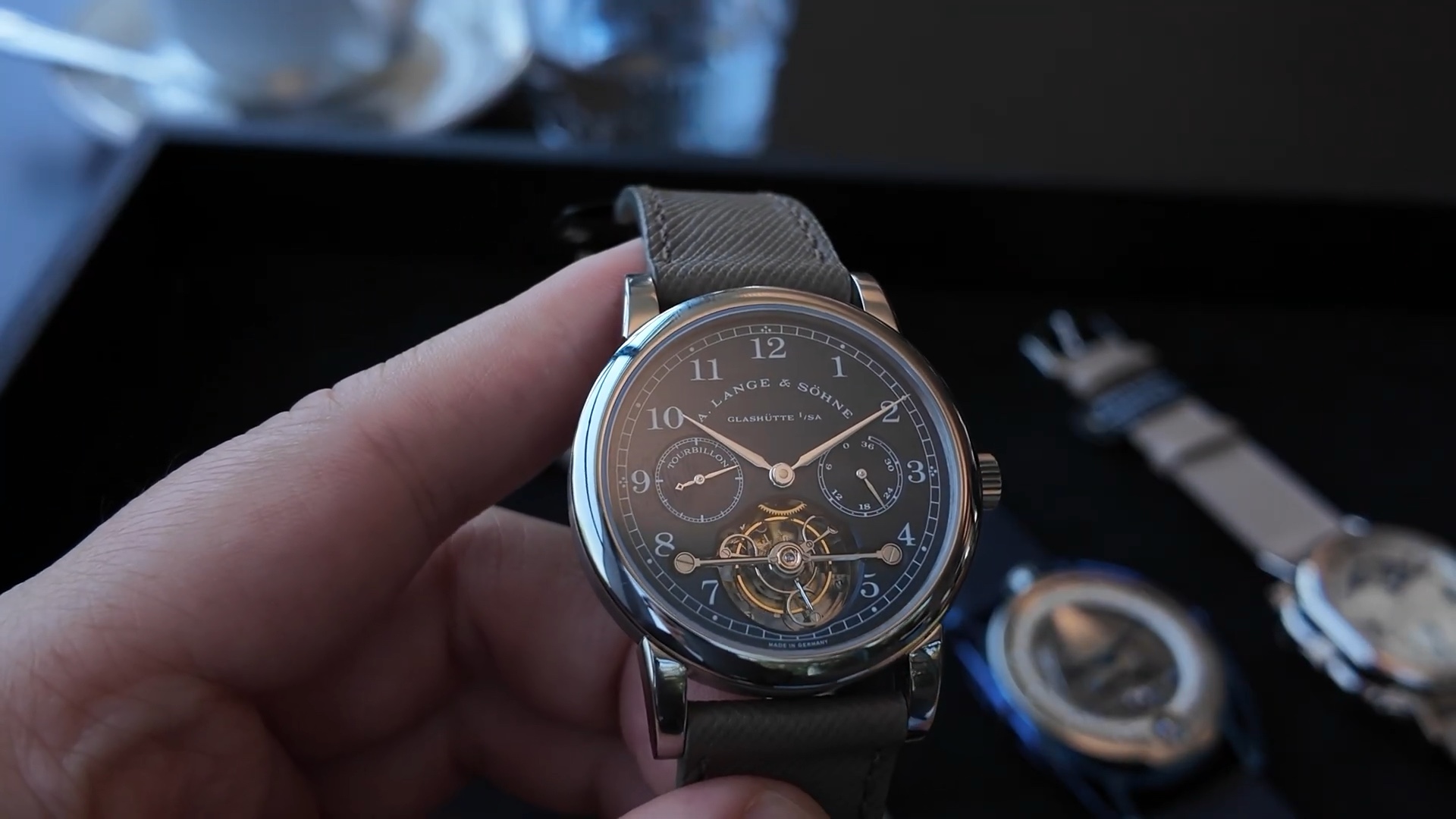 Mặt số xanh và tourbillon A. Lange & Söhne 701.007