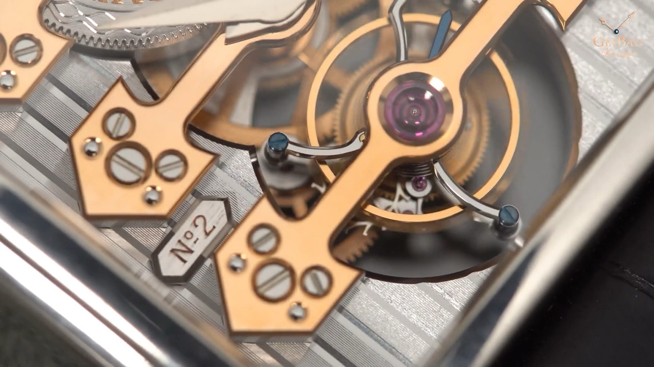 Tourbillon và plaque số 2 trên Girard-Perregaux Vintage 1945