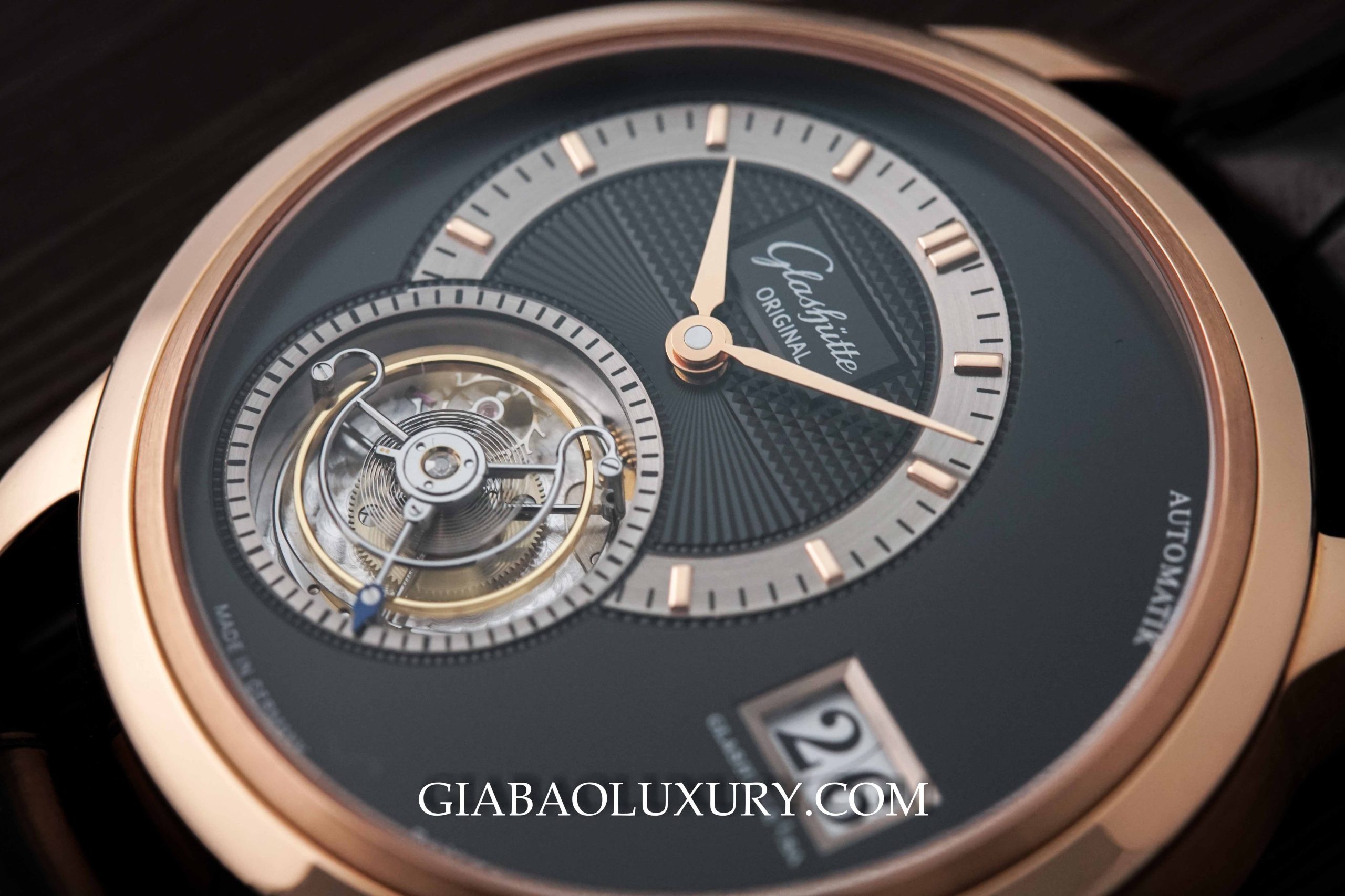 Glashütte Original PanoMaticTourbillon 93-01 mặt số đen