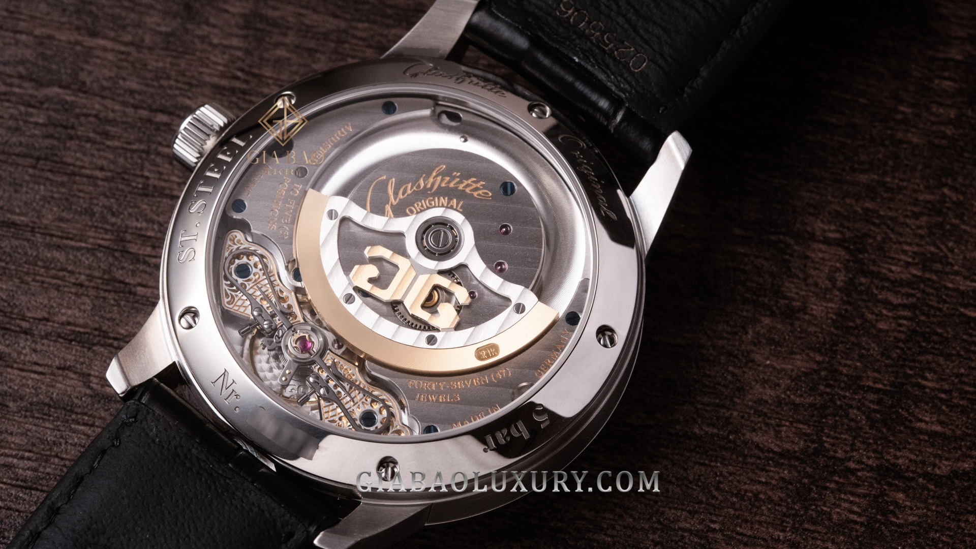 Glashütte Original PanoMaticLunar 1-90-02-42-32-05: calibre 90-02 với rotor vàng 21 carat