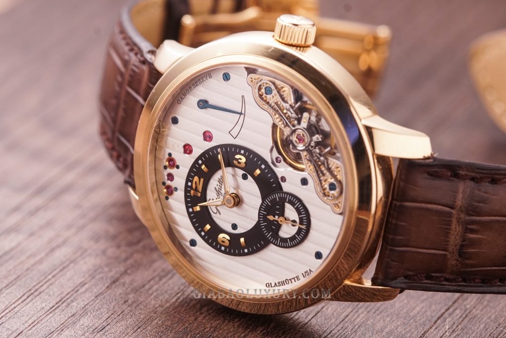 Glashütte Original PanoReserve với mặt số lệch tâm