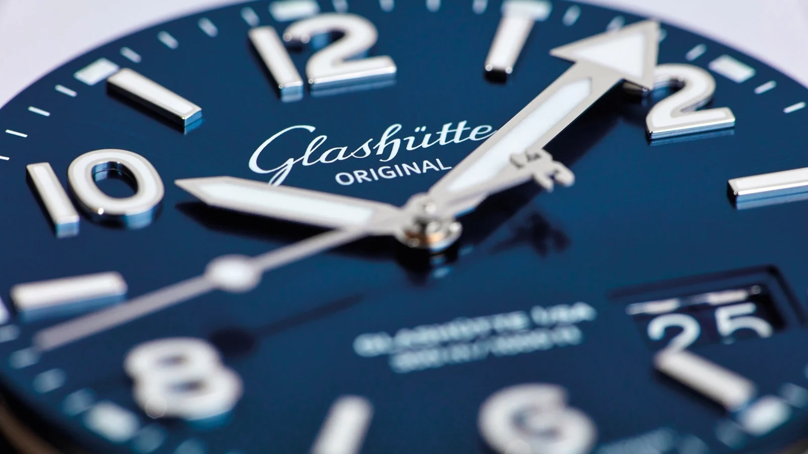 Glashütte Original SeaQ: mặt số được làm thế nào?