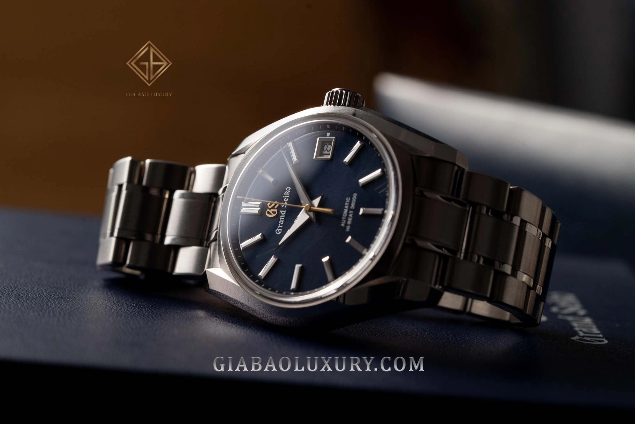 Grand Seiko SBGH273 Shubun: mặt số đêm thu: Calibre 9S85 Hi-Beat 36000 qua đáy sapphire