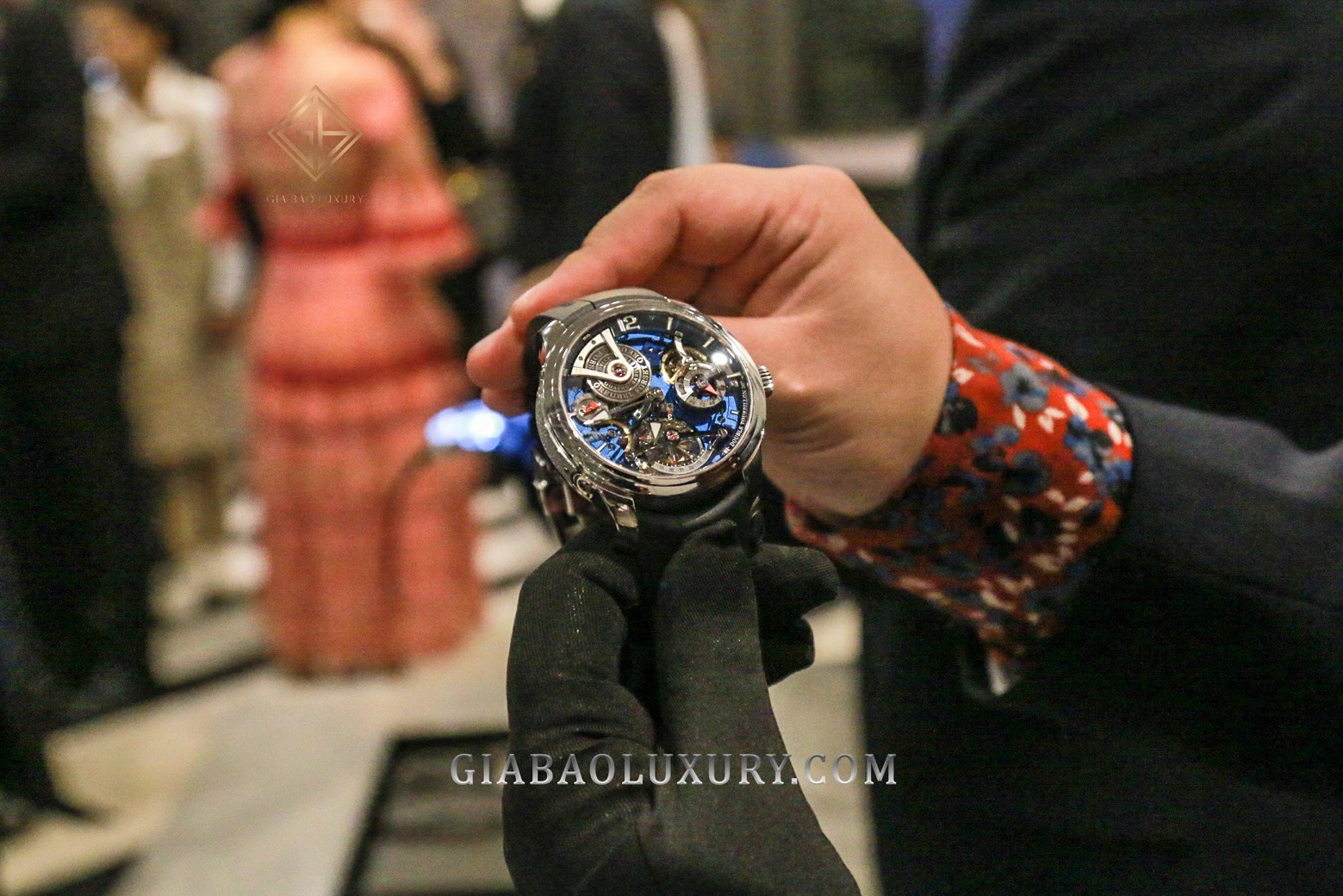 Greubel Forsey: kiến trúc và nghệ thuật chế tác: một sáng tạo Greubel Forsey với kiến trúc mở trên cổ tay