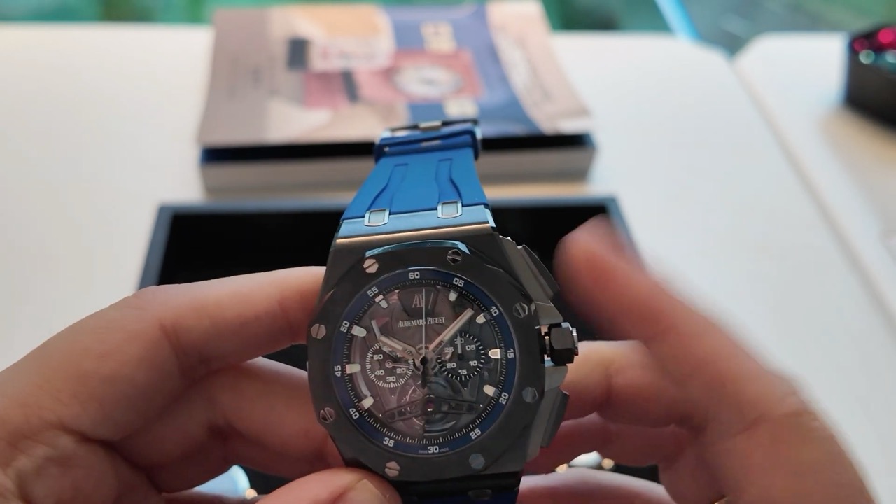 Audemars Piguet 26407CE: tourbillon chronograph Nhật Bản