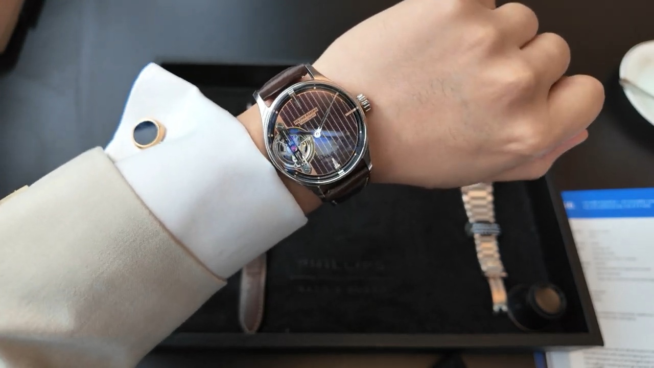 Hajime Asaoka Tourbillon #1 trên cổ tay