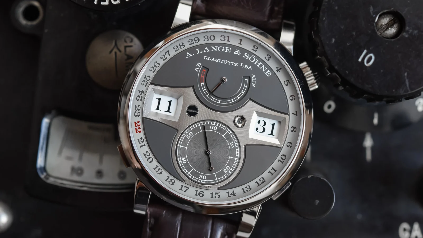 Hoàn thiện bộ máy A. Lange & Söhne: cách đọc đúng