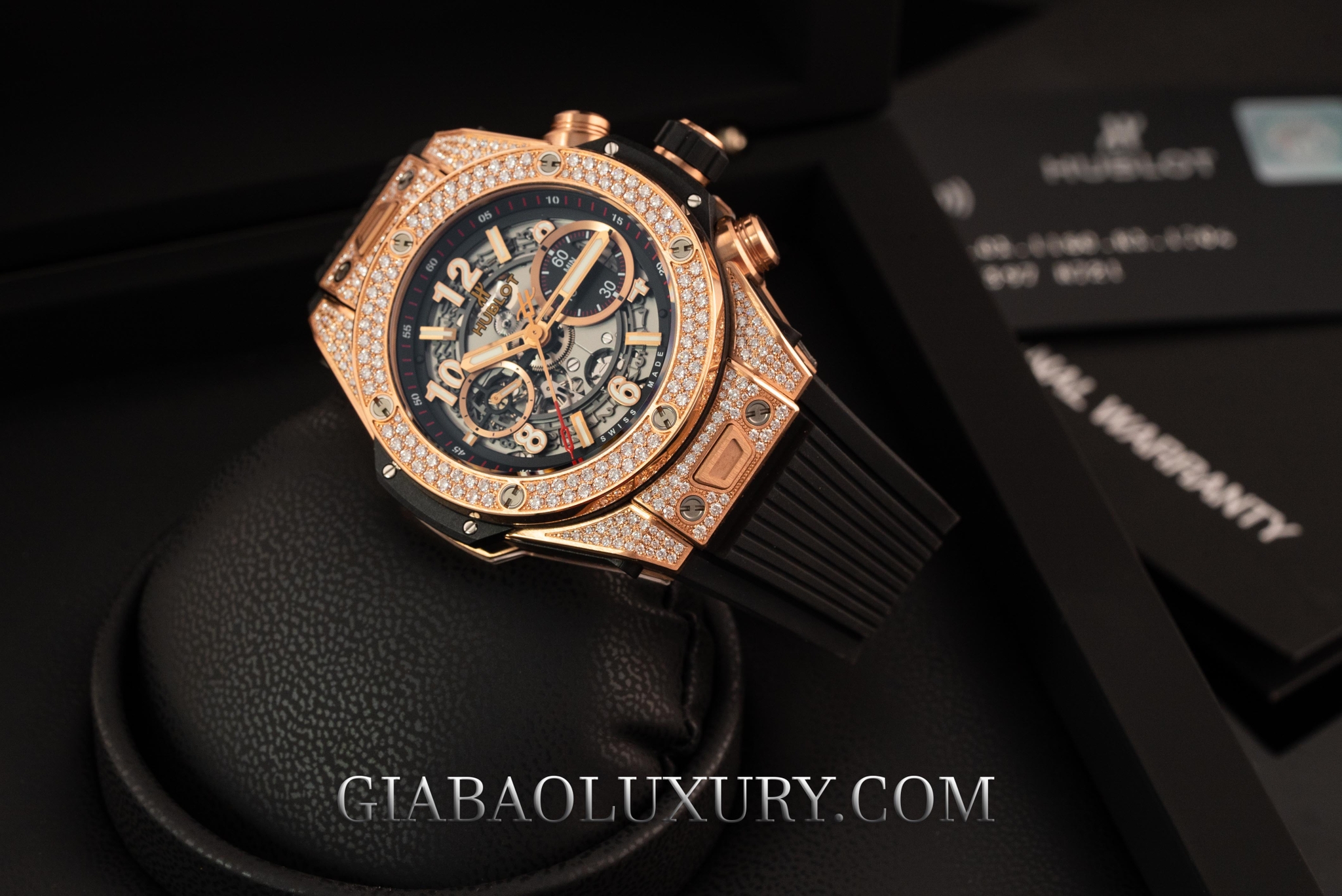 Hublot Big Bang Unico 42 và 45 mm: khác biệt kỹ thuật: Hublot Big Bang Unico King Gold Pavé 45 mm