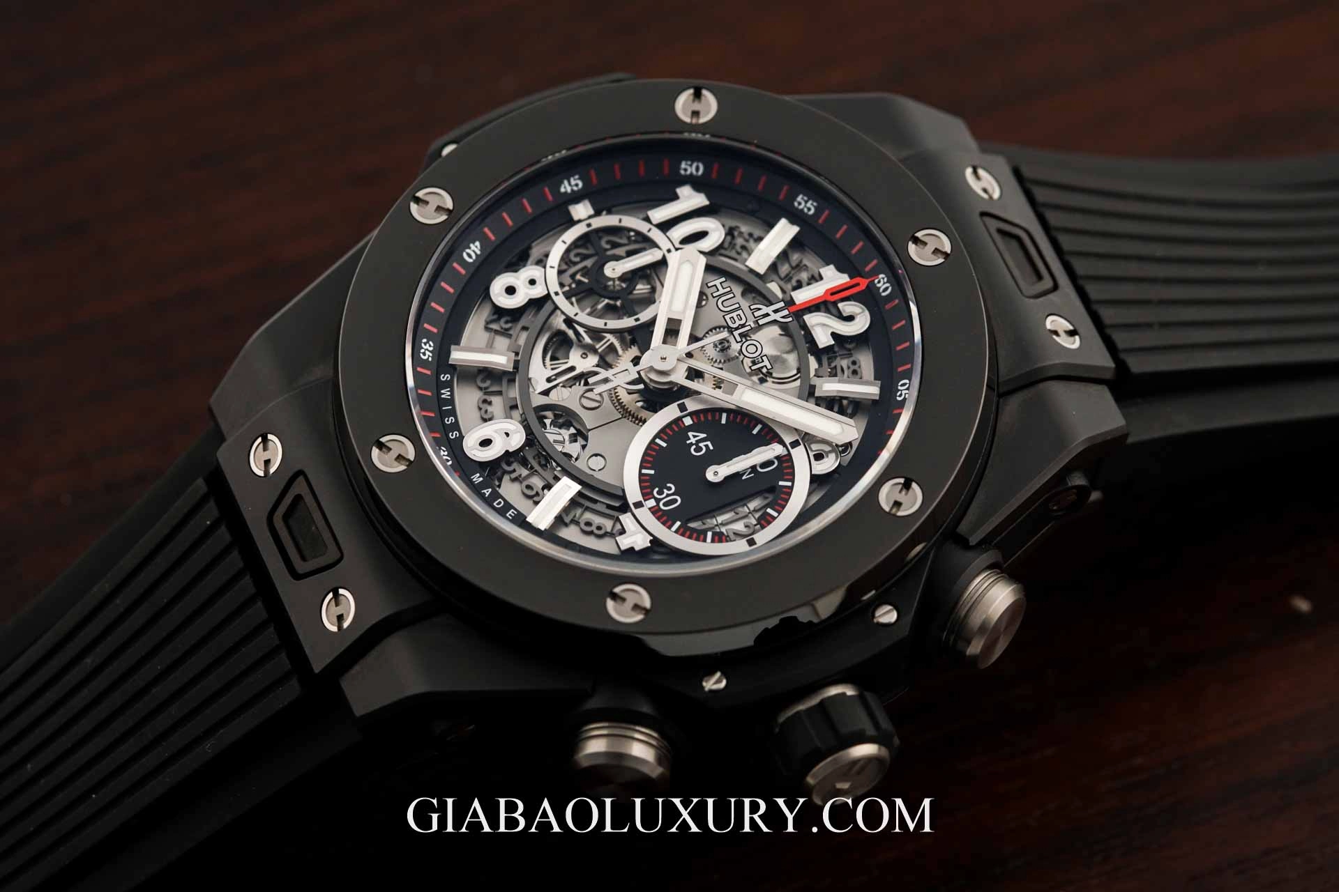 Hublot Big Bang Unico Black Magic 45 mm: toàn cảnh vỏ ceramic đen