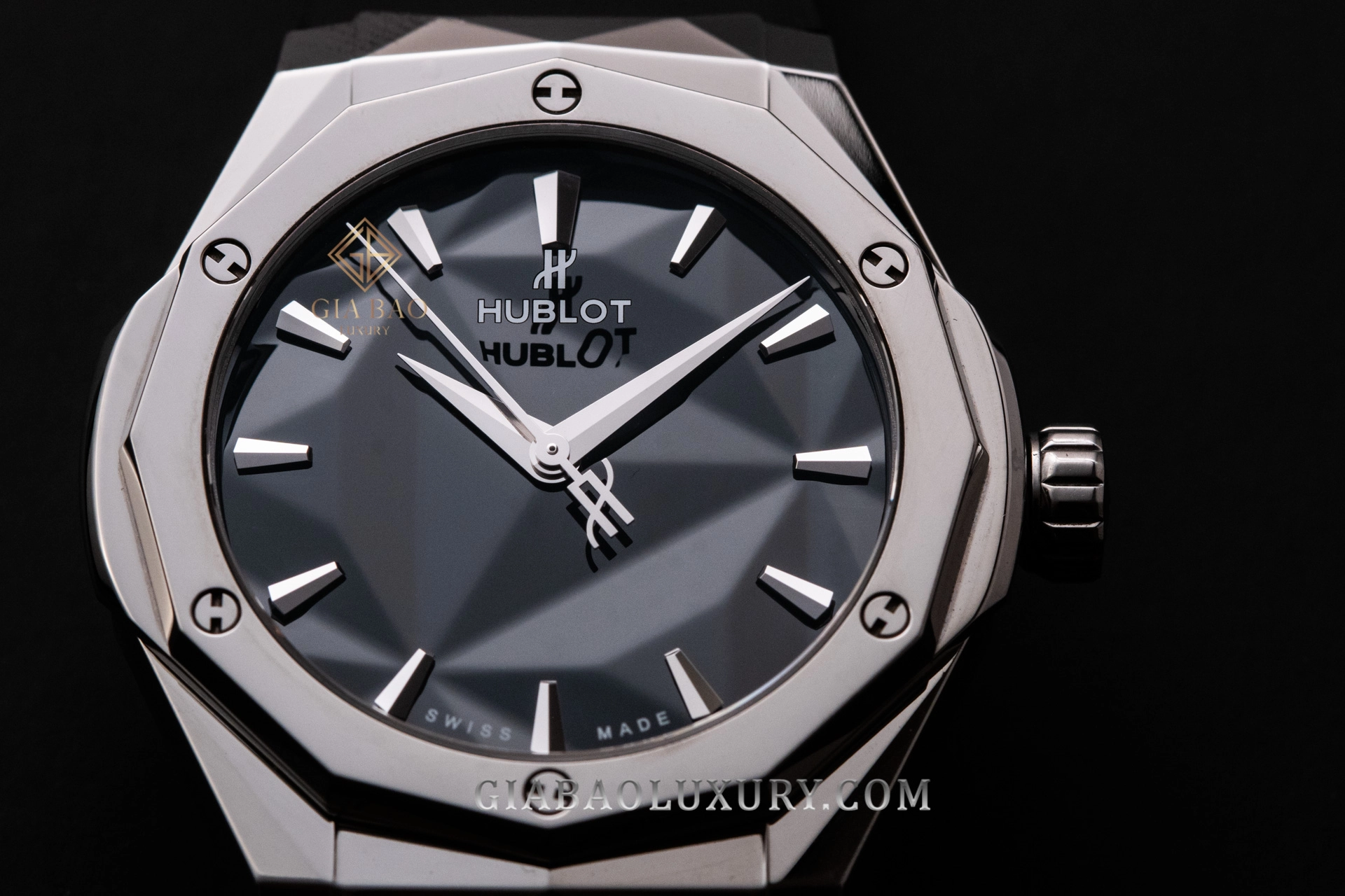 Hublot Classic Fusion Orlinski Titanium 40 mm: mặt số đa diện và vành titanium sáu vít chữ H