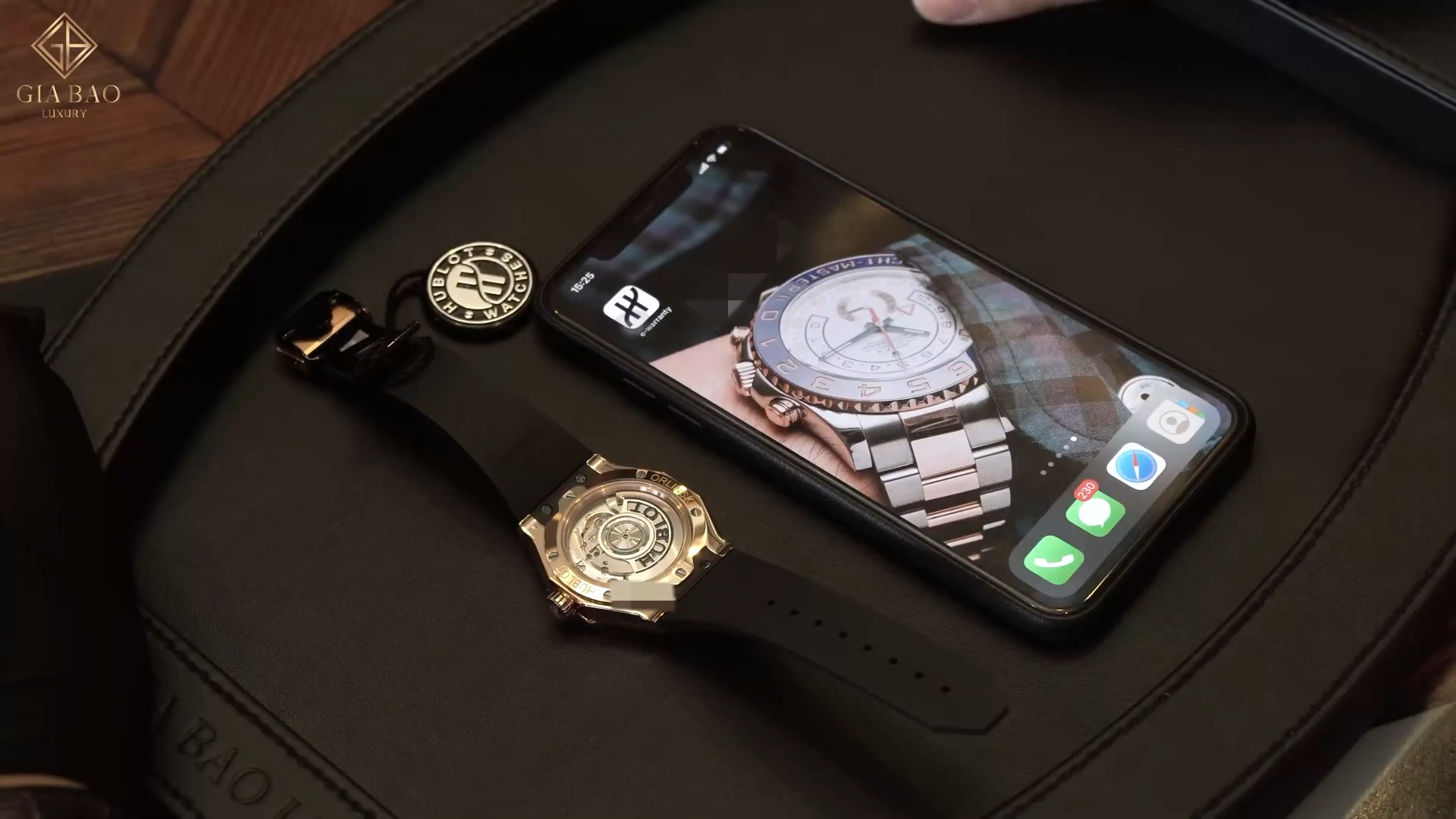 Đồng hồ Hublot cạnh ứng dụng e-warranty