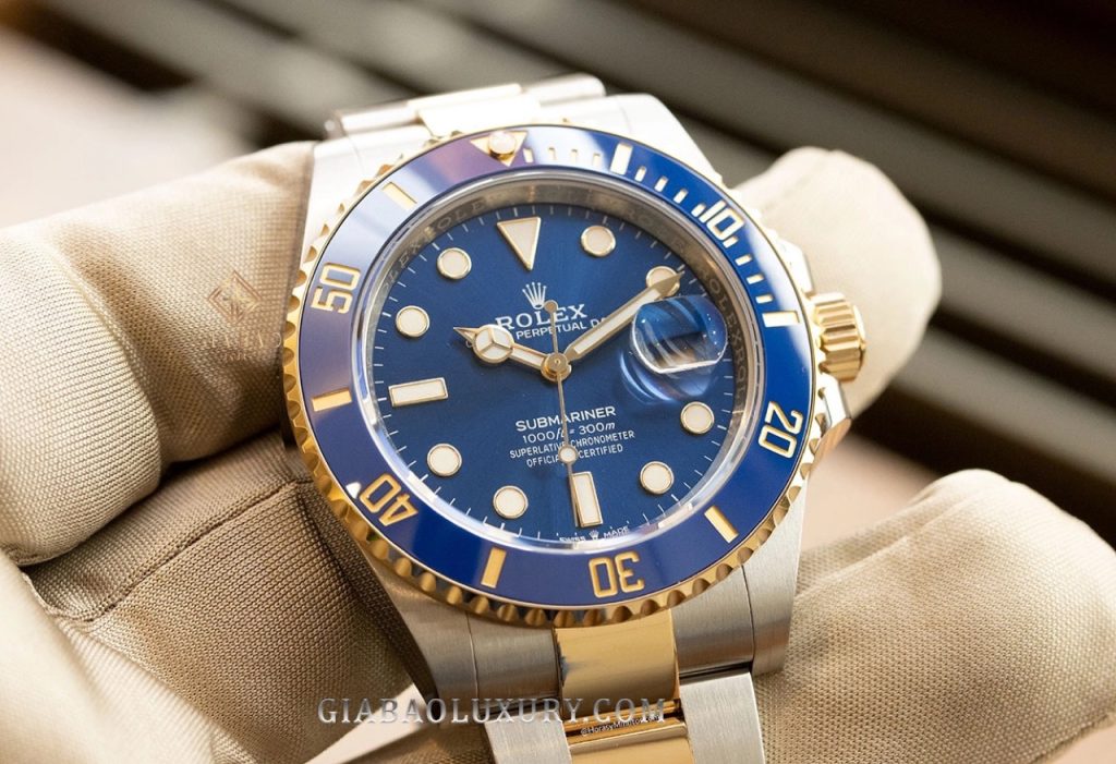 Hướng dẫn mua Rolex mặt số xanh: Rolex Submariner Rolesor với mặt và bezel xanh