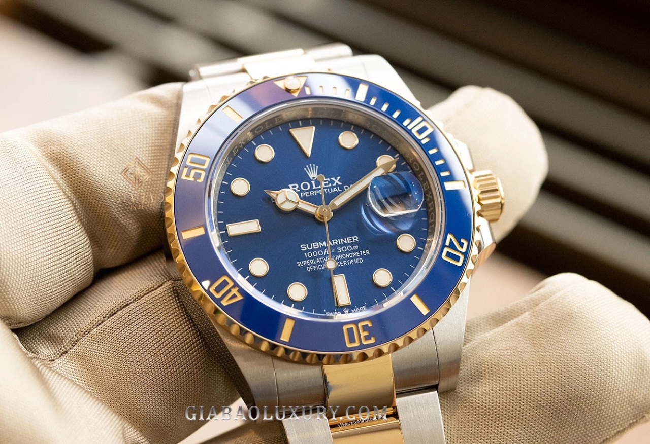 Hướng dẫn mua Rolex mặt số xanh: Rolex Submariner Rolesor với mặt và bezel xanh