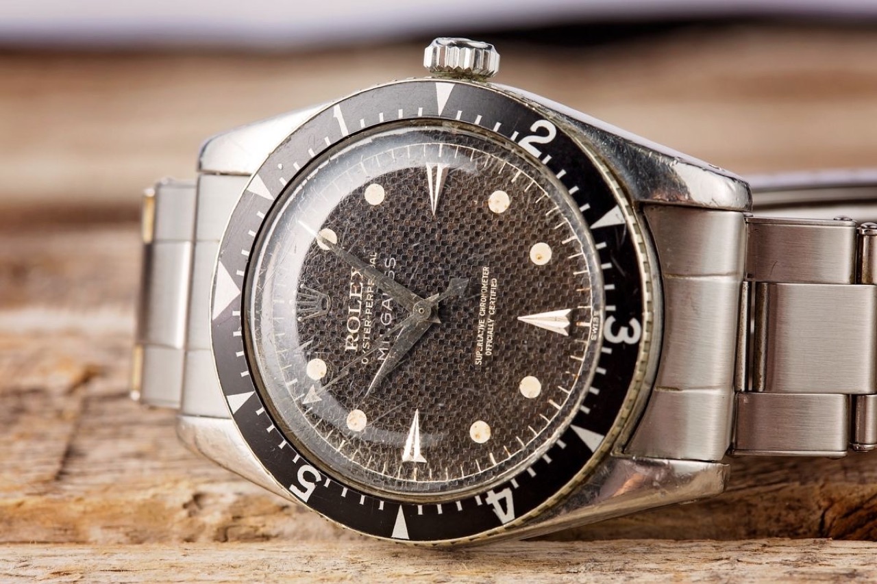 Hướng dẫn mua Rolex Milgauss: Rolex Milgauss Ref. 6541 với mặt honeycomb và bezel xoay