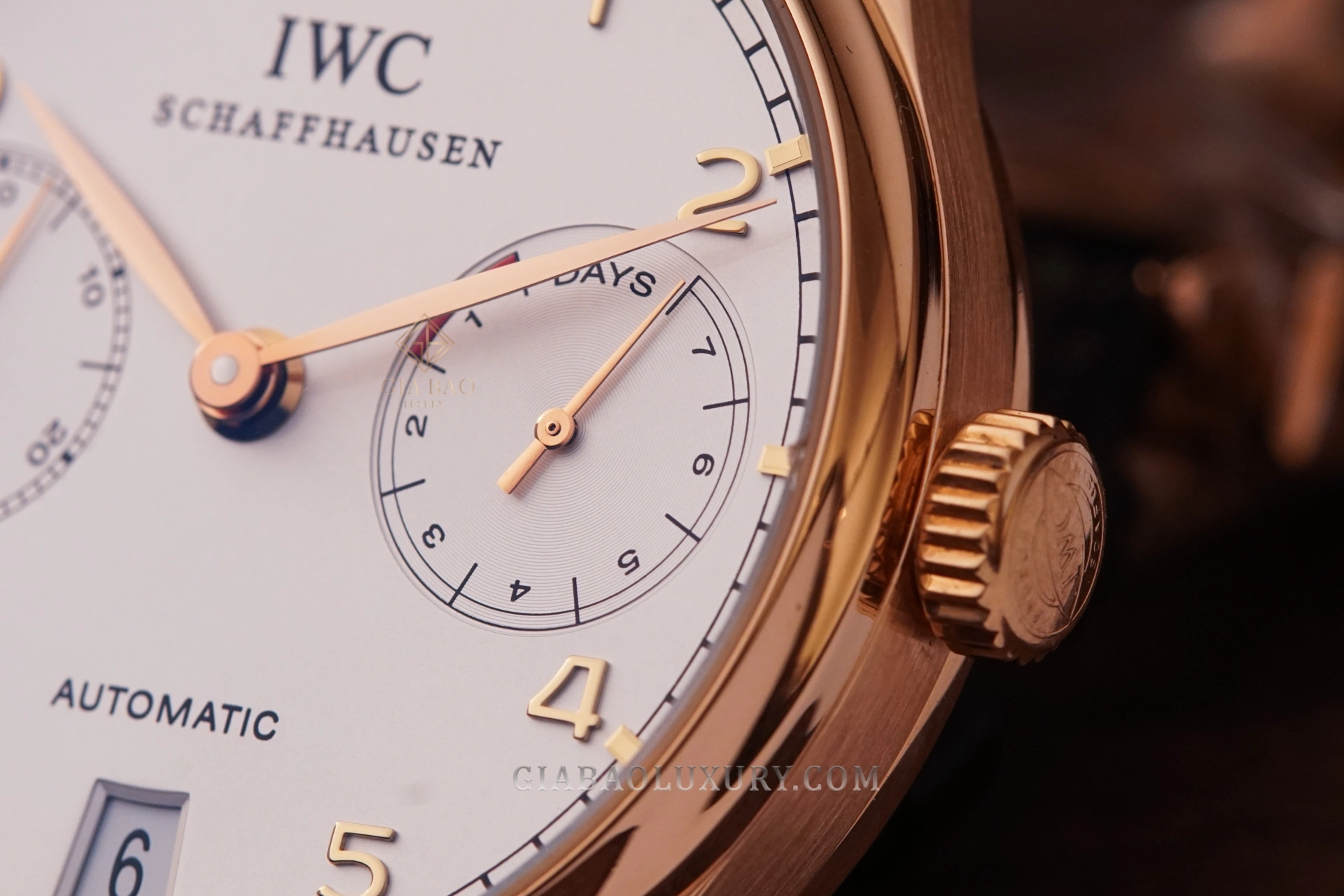 IWC Portugieser Automatic IW5001-01: kim báo dự trữ năng lượng bảy ngày