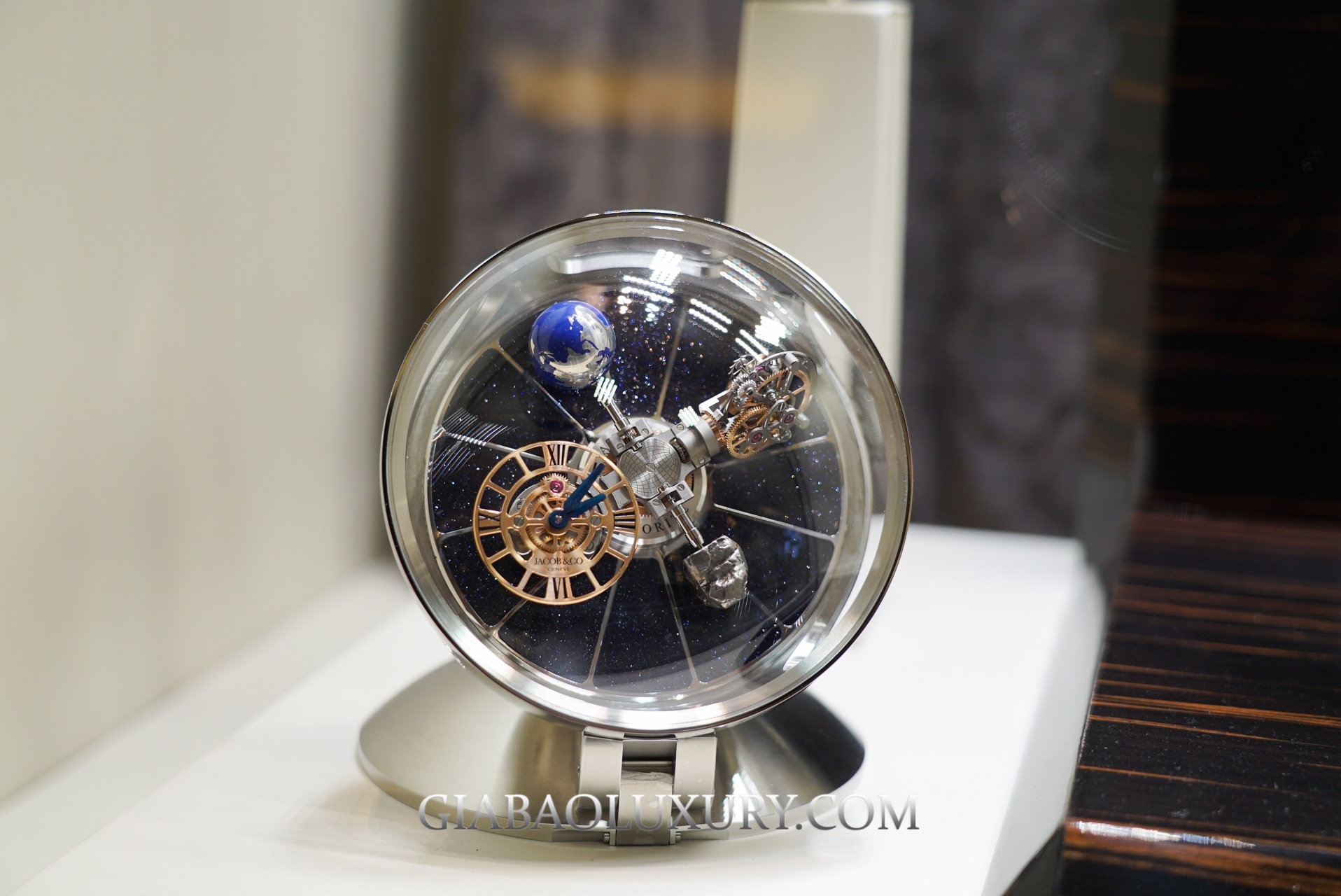 Jacob & Co. tại Baselworld 2019: gian hàng và Astronomia: cấu trúc ba chiều của một mẫu Jacob & Co. Astronomia