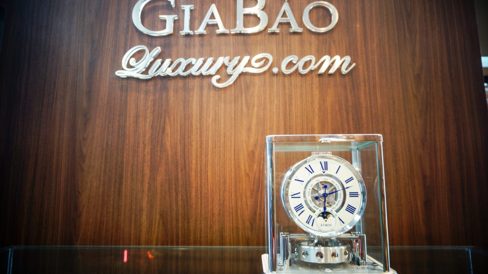Jaeger-LeCoultre Atmos: lịch trăng chạy bằng nhiệt