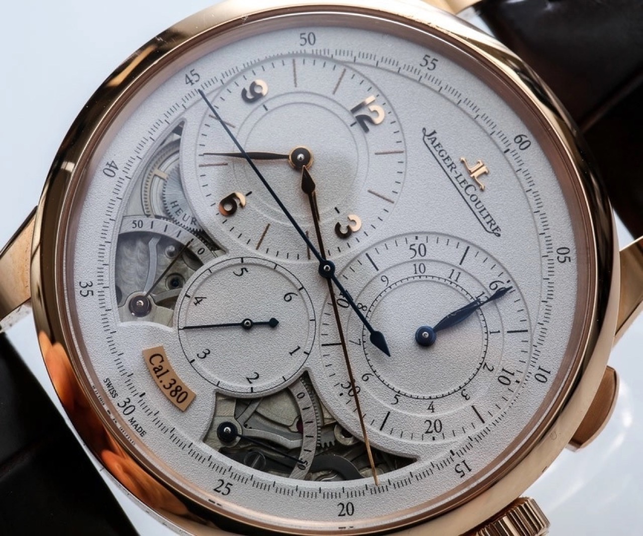 Jaeger-LeCoultre Duomètre à Chronographe: bố cục hai mặt số và kim giây nhảy của Duomètre