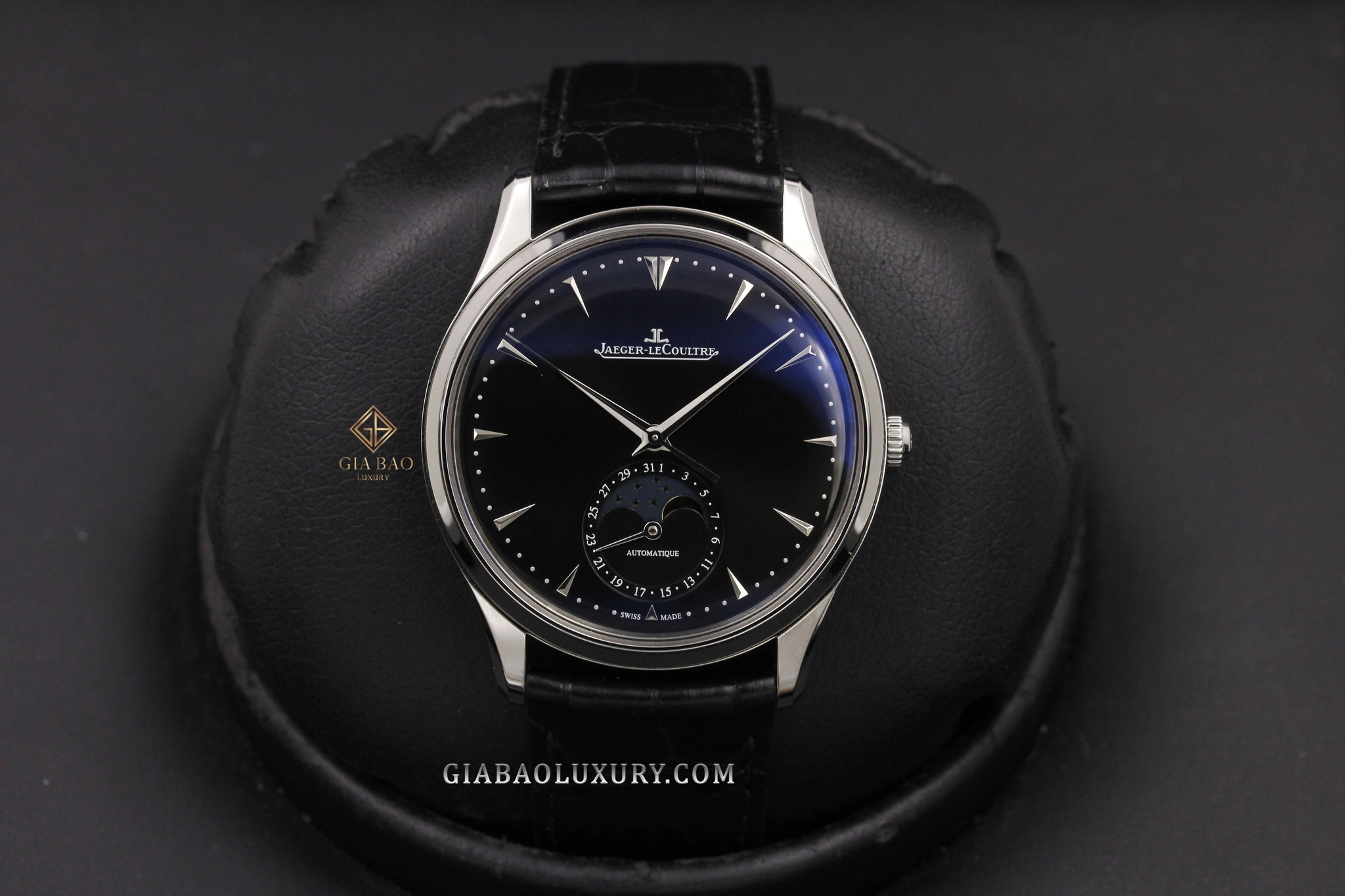 Jaeger-LeCoultre Master Ultra Thin Moon Q1368430: Master Ultra Thin Moon nhìn nghiêng cho thấy tỷ lệ vỏ mỏng