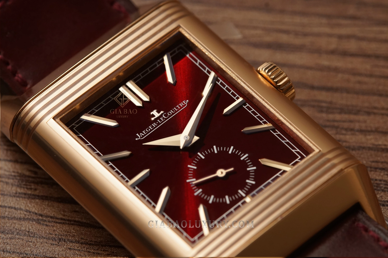 Jaeger-LeCoultre Reverso Tribute Duoface Fagliano: dây Casa Fagliano lấy cảm hứng từ polo