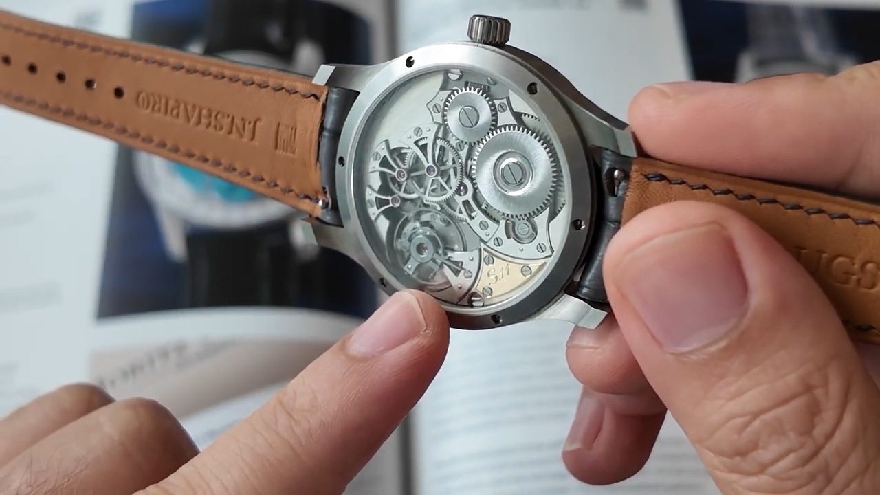 Calibre UWD lên cót tay trong J.N. Shapiro Infinity Series
