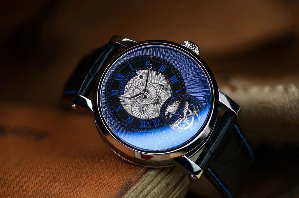 Đồng hồ Jochen Benzinger Subskription với mặt số skeleton guilloché