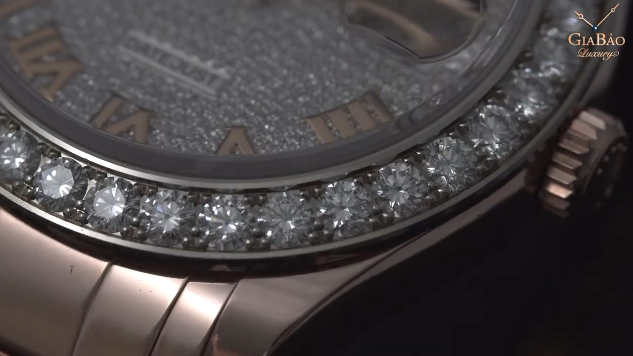 Bezel kim cương và vỏ vàng hồng Rolex Pearlmaster 86285