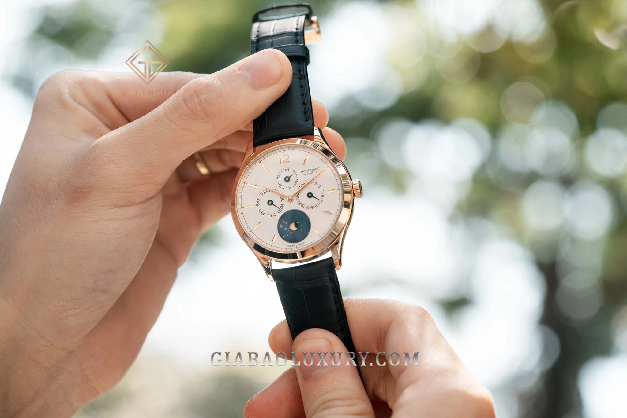 Montblanc Heritage Chronométrie Quantième Annuel Vasco da Gama: Montblanc Quantième Annuel Vasco da Gama nhìn chính diện