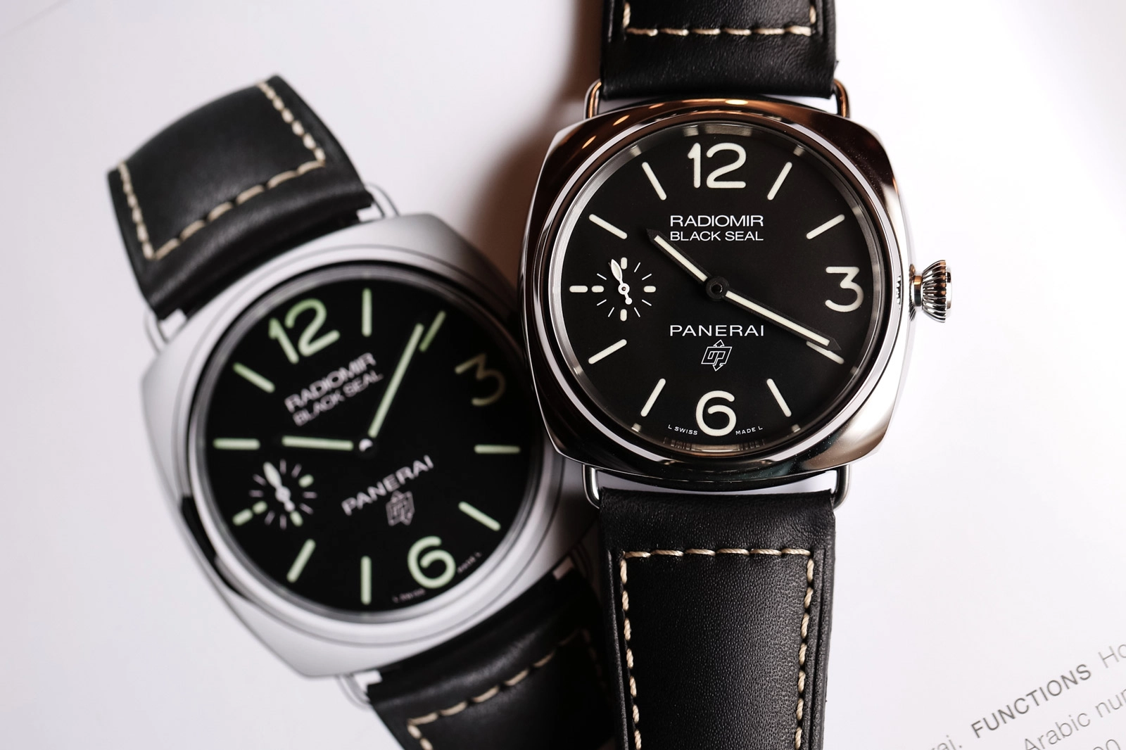 Đồng hồ đầu tiên: Rolex, Omega, Panerai hay Tudor?: Hai cấu hình Panerai cho thấy khác biệt kích thước và mặt số