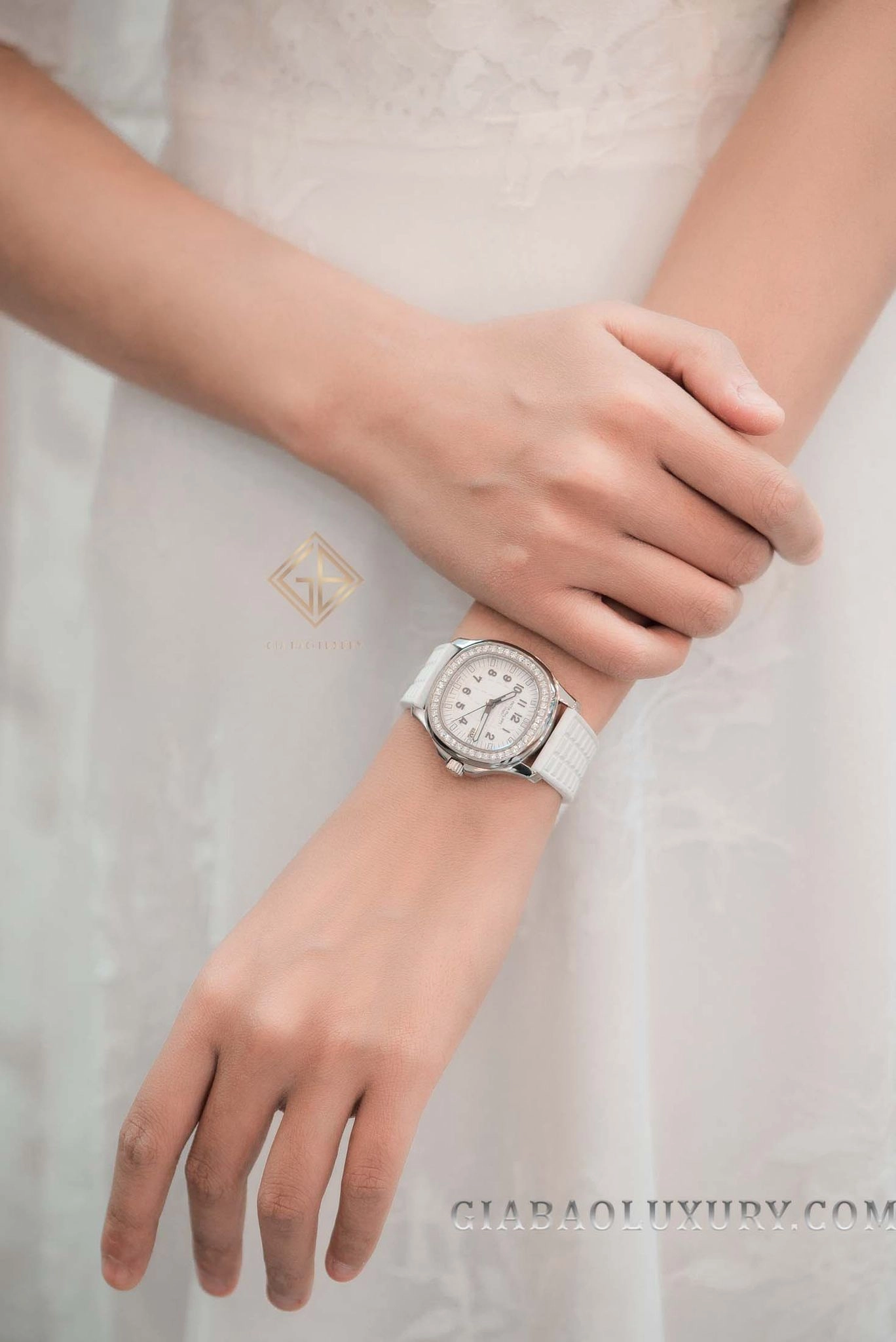 Mua Patek Philippe: salon, đại lý và thị trường thứ cấp: Patek Philippe dây da trong bộ ảnh nguồn