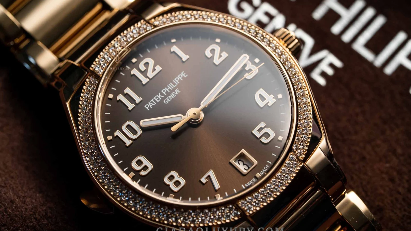 Mua Patek Philippe: salon, đại lý và thị trường thứ cấp