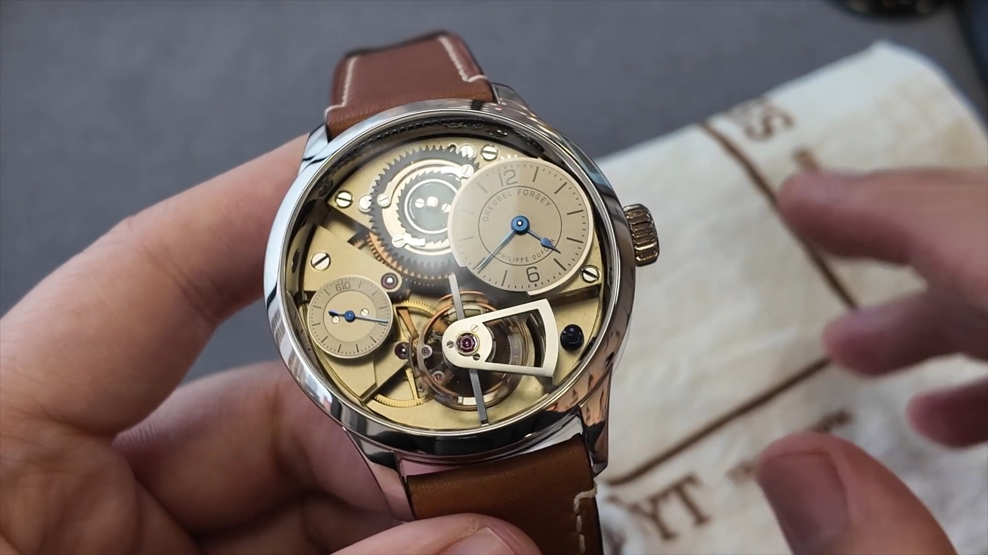 Mặt trước bán lộ cơ Naissance d’une Montre Pièce d’École