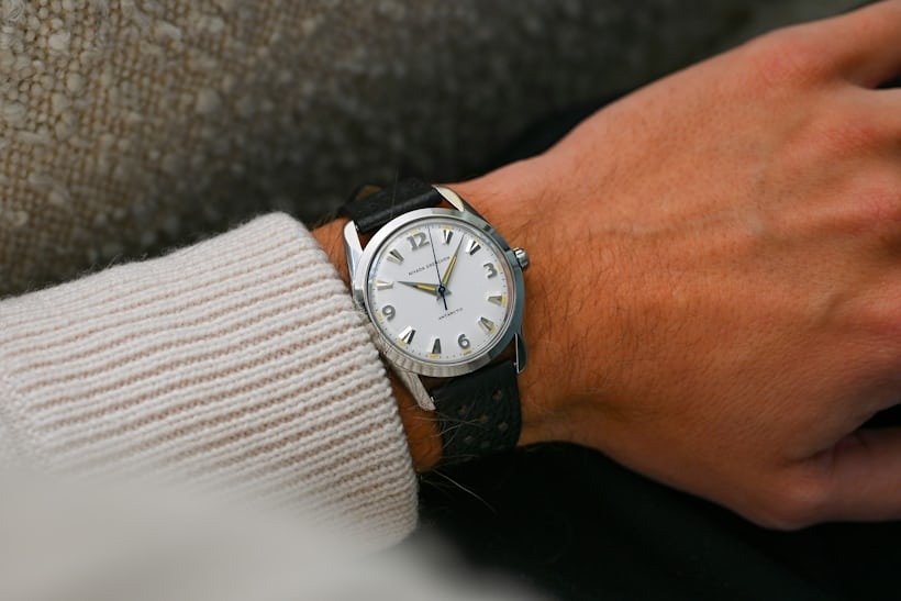 Nivada Antarctic 35 mm mặt số trắng trên cổ tay
