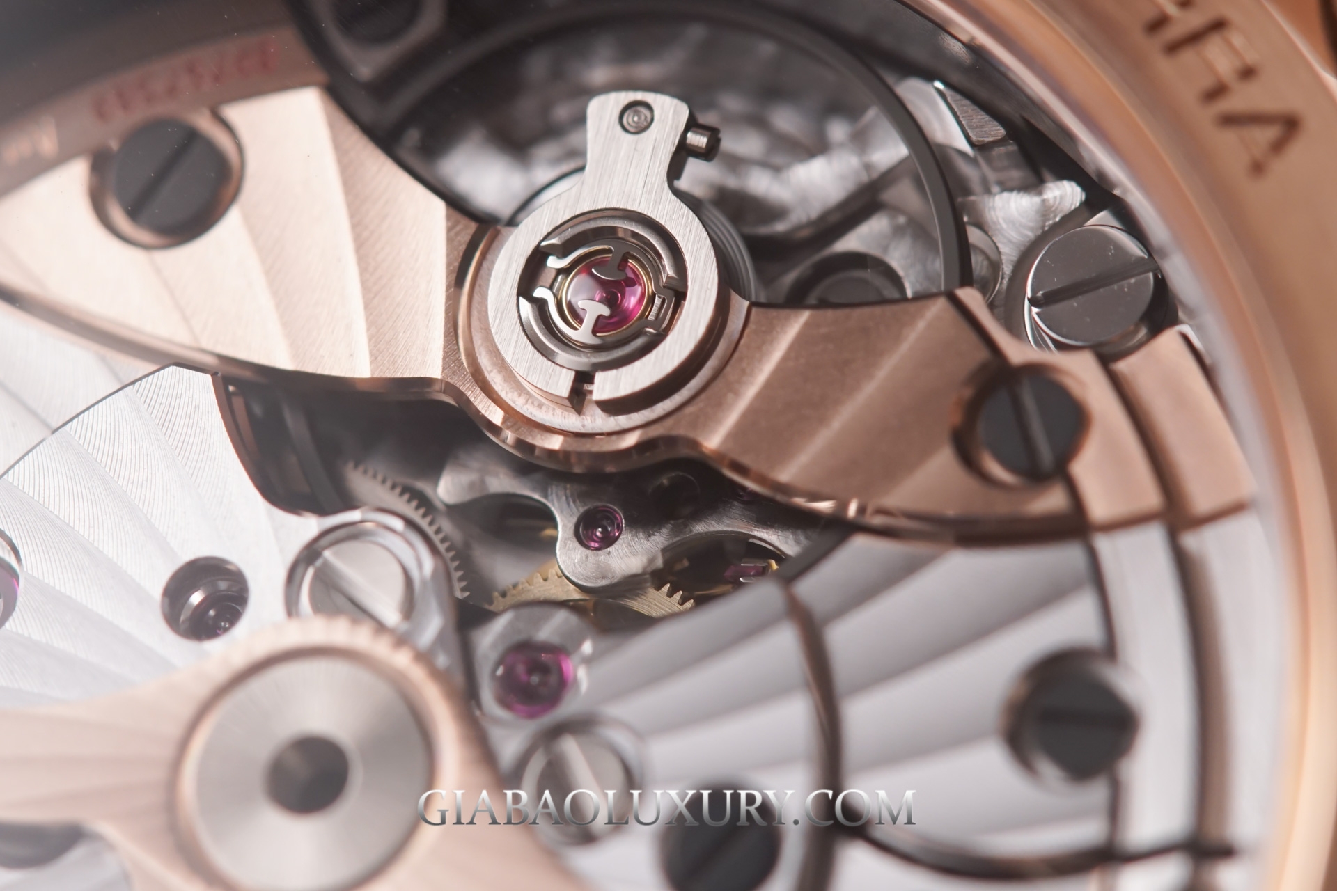 Omega Aqua Terra 41 mm: calibre 8901, Master Chronometer: khóa gập bằng vàng trên dây cao su Aqua Terra