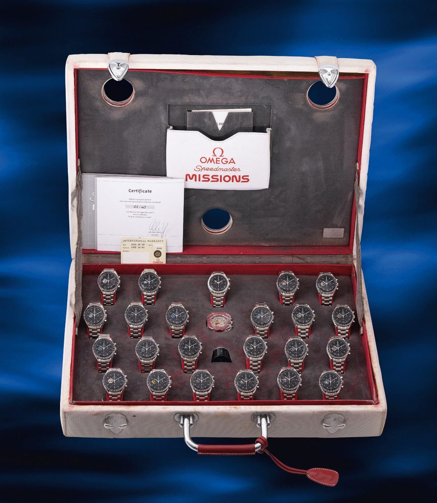 Bộ Omega Speedmaster Missions 02/40 gồm 23 đồng hồ trong vali