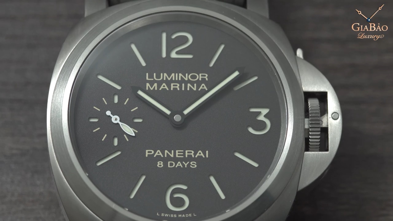 Mặt số Panerai Luminor Marina 8 Days và cầu bảo vệ núm