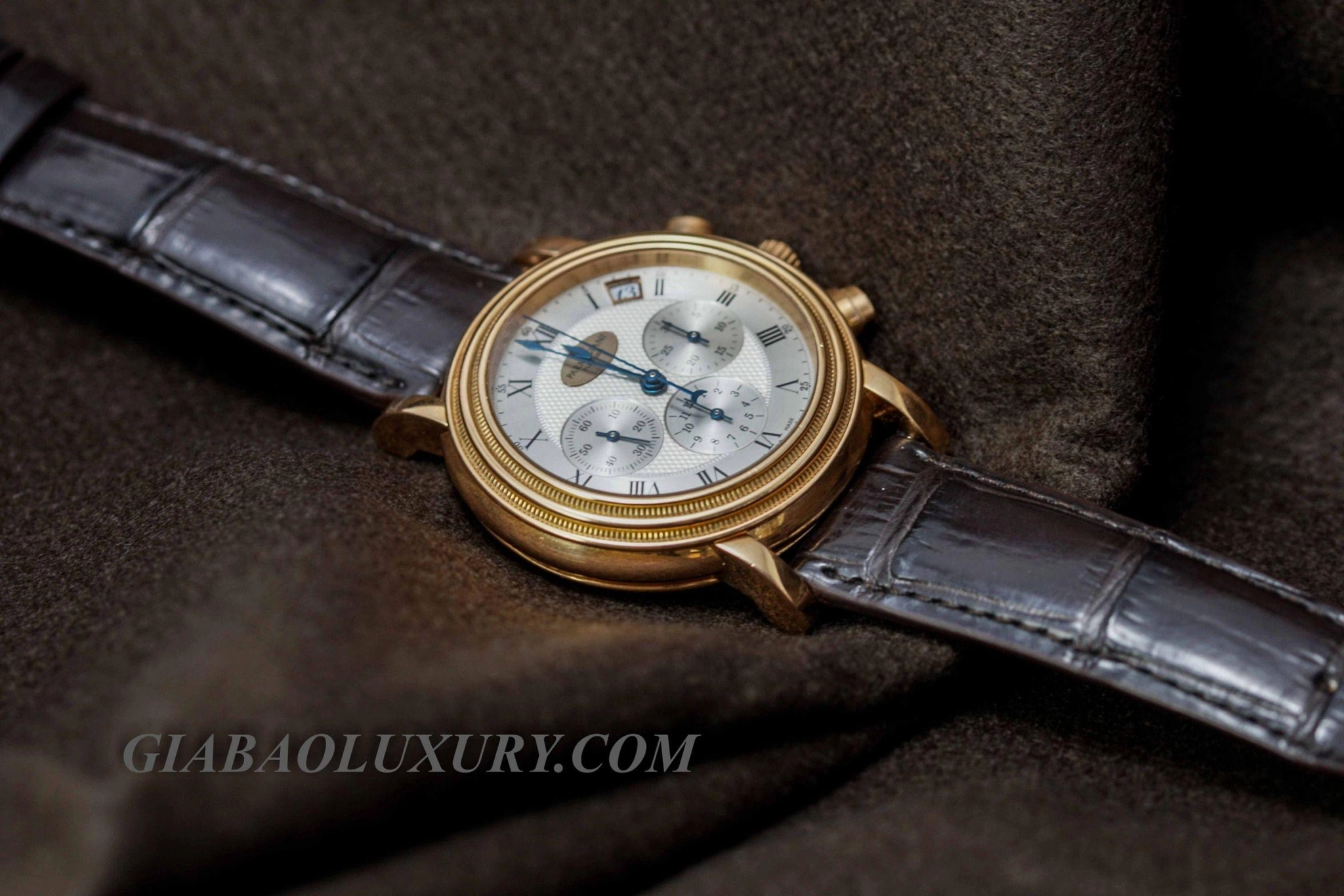 Parmigiani Fleurier Toric Chronograph: calibre 400Z và bezel khía — ảnh chi tiết 04