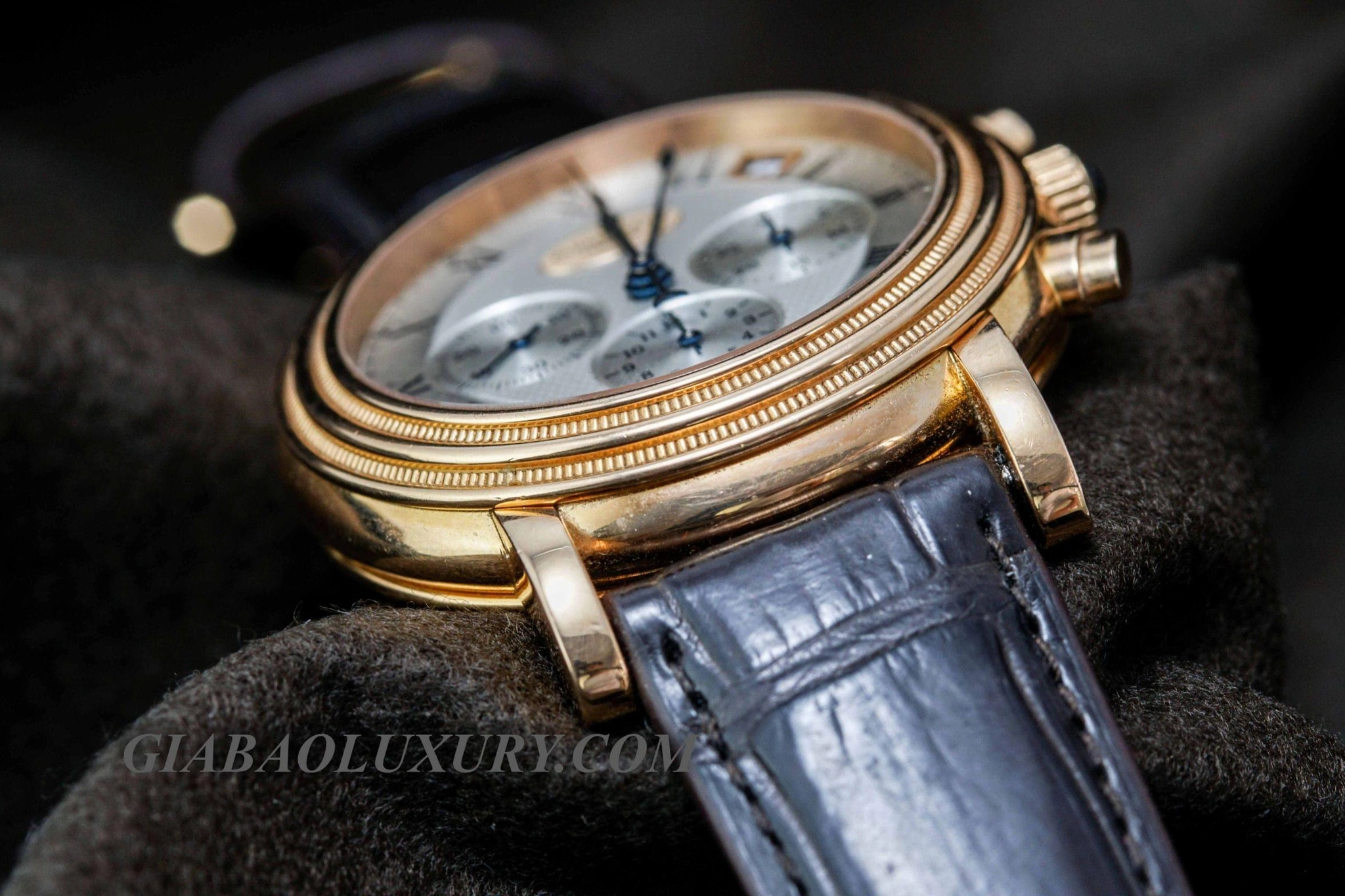 Parmigiani Fleurier Toric Chronograph: calibre 400Z và bezel khía — ảnh chi tiết 12