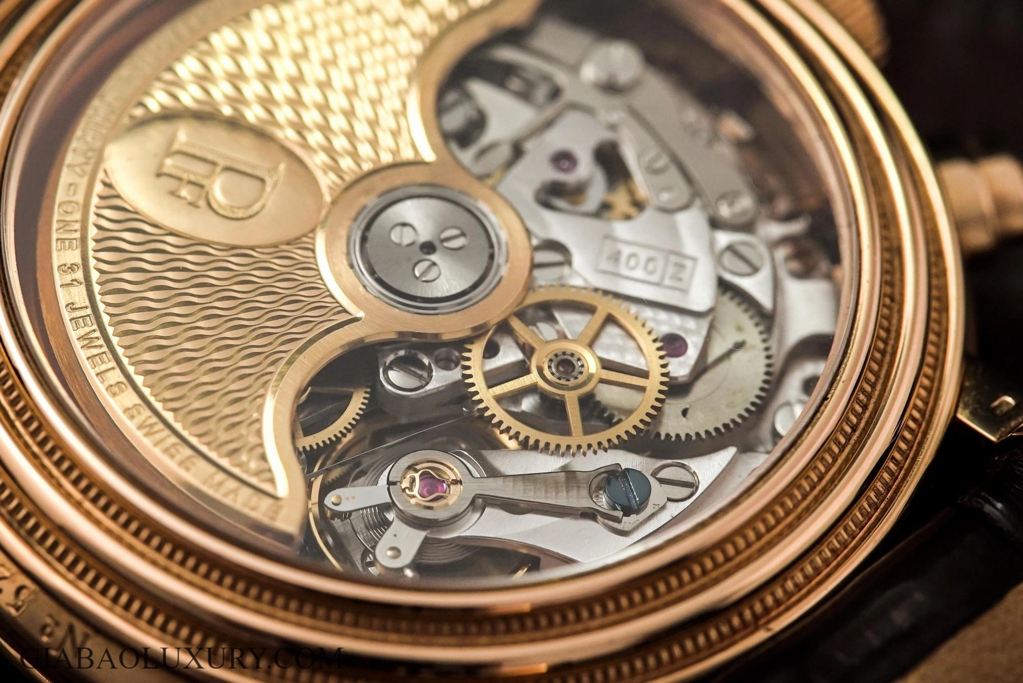 Parmigiani Fleurier Toric Chronograph: calibre 400Z và bezel khía — ảnh chi tiết 23