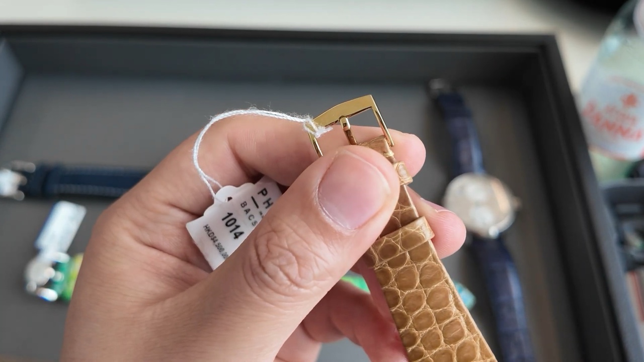 Khóa mạ trên dây đeo Patek Philippe Ref. 2499/100 MK I, không phải khóa vàng nguyên bản