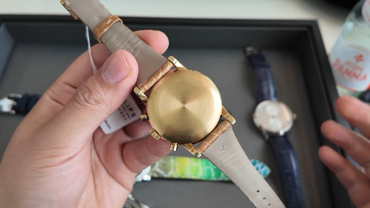 Mặt đáy Patek Philippe Ref. 2499/100 MK I còn vân chải tròn nguyên bản