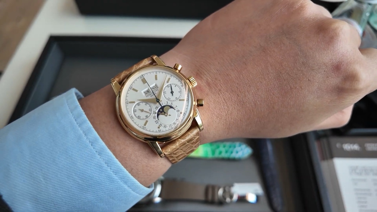 Patek Philippe Ref. 2499/100 MK I trên cổ tay