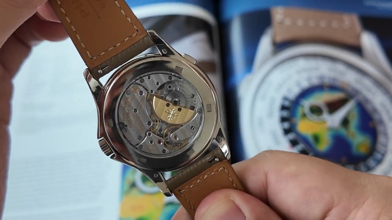 Calibre 240 HU của Patek Philippe 5131G-010