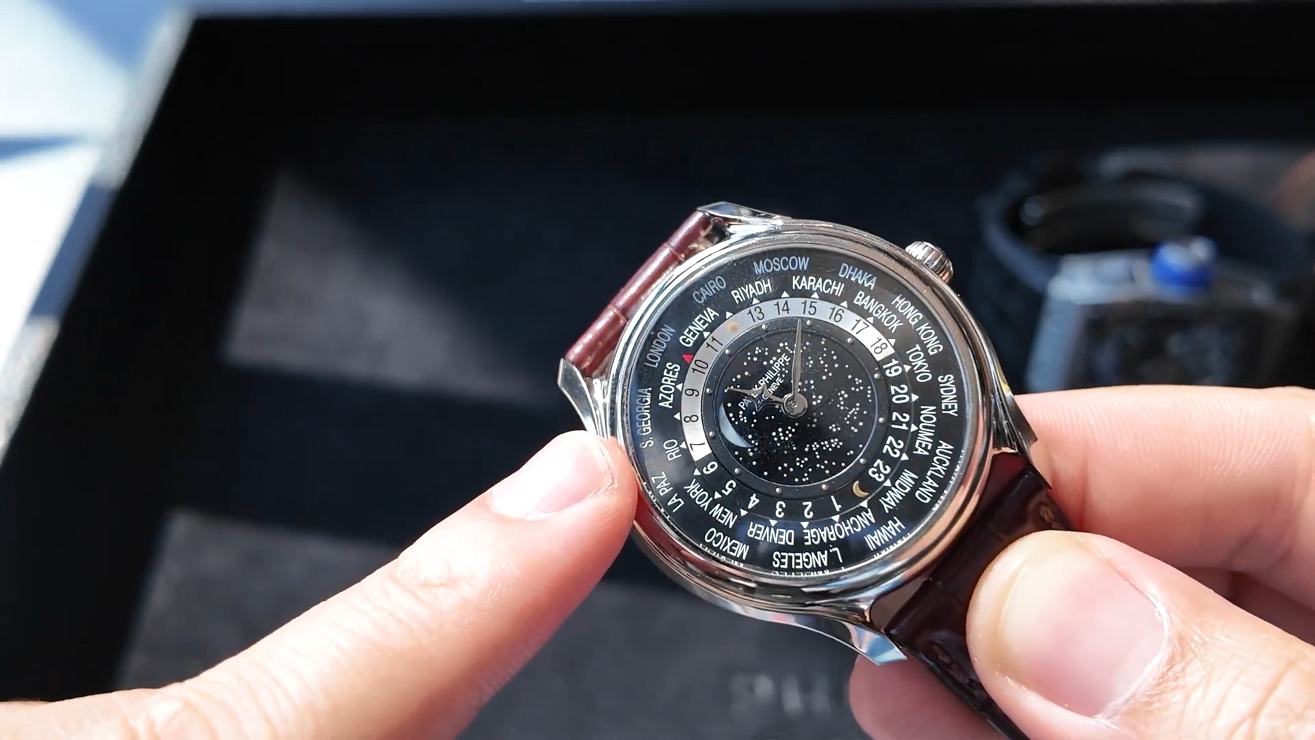 Vòng thành phố của Patek Philippe 5575G