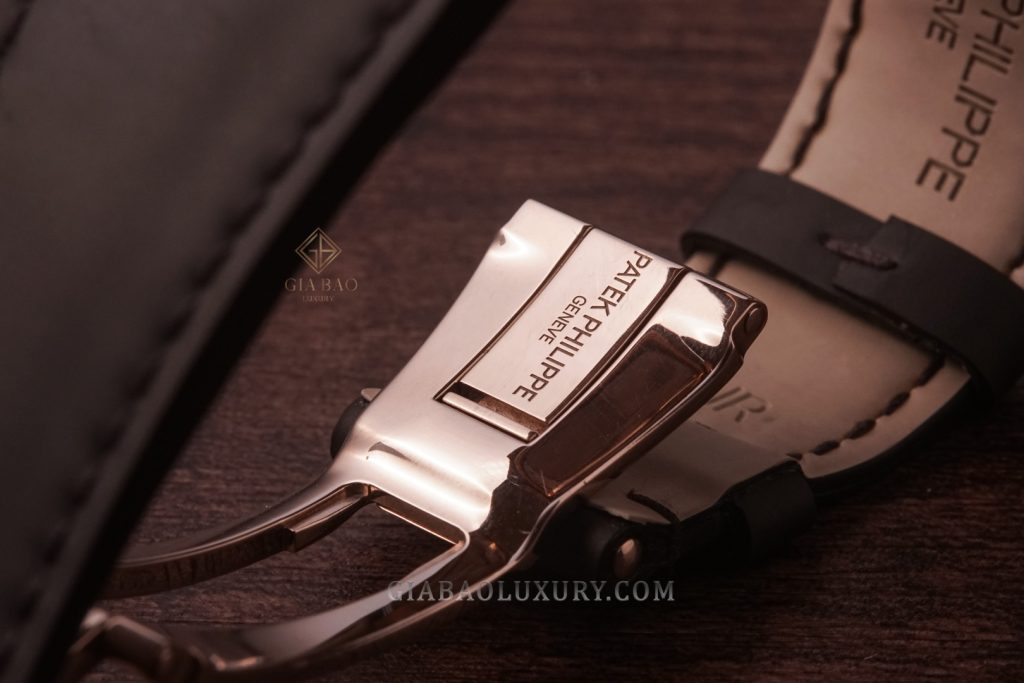 Núm và cạnh vỏ Patek Philippe Nautilus 5712GR-001