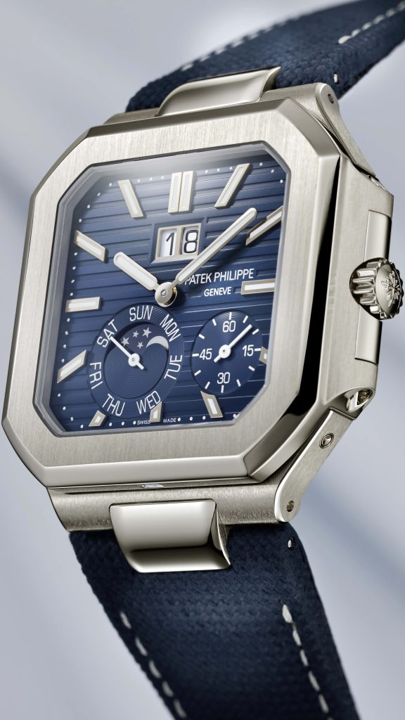 Patek Philippe Cubitus 5822P-001 Grand Date bằng platinum