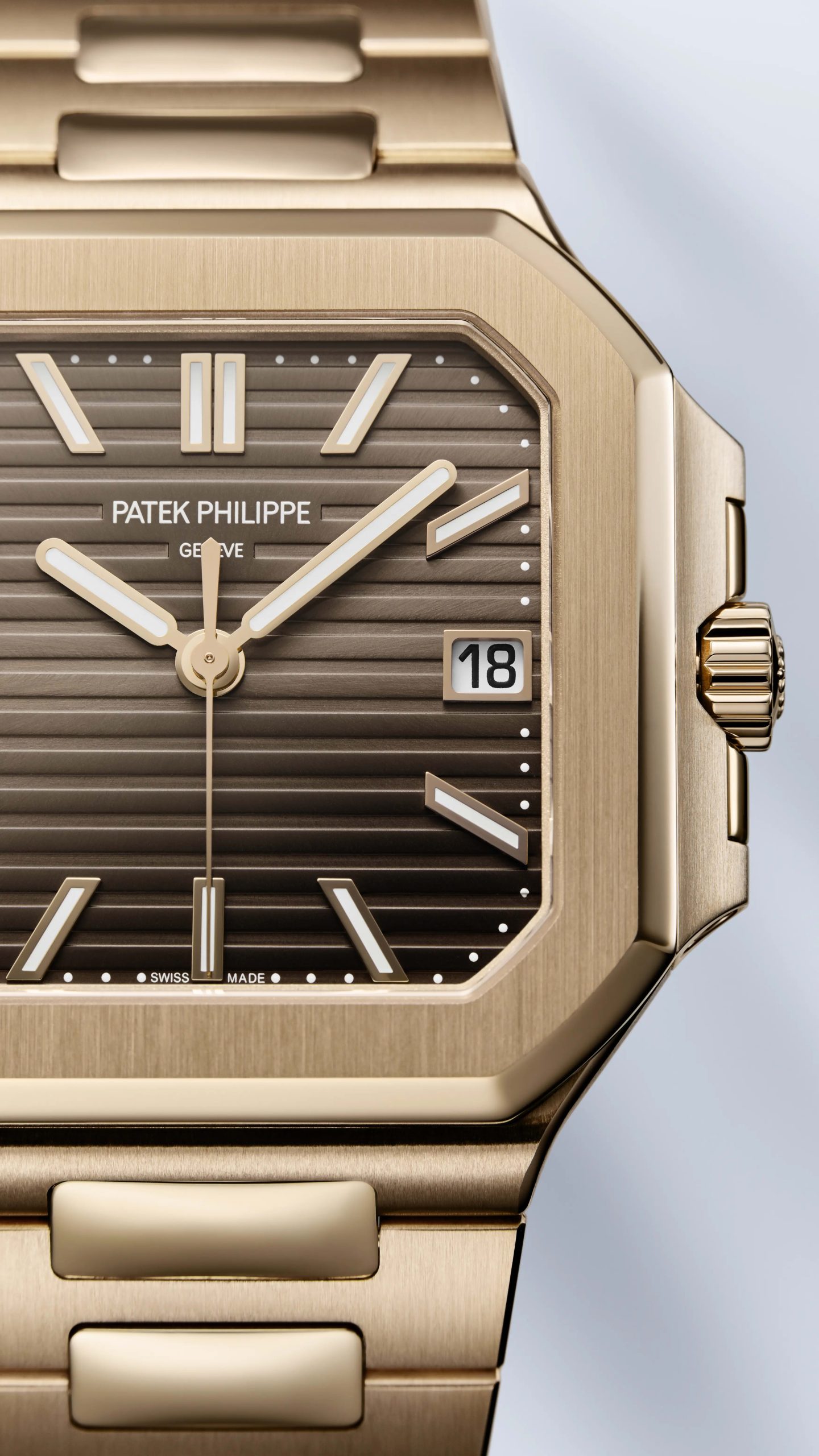 Patek Philippe Cubitus 7128/1R-001 vàng hồng 40 mm